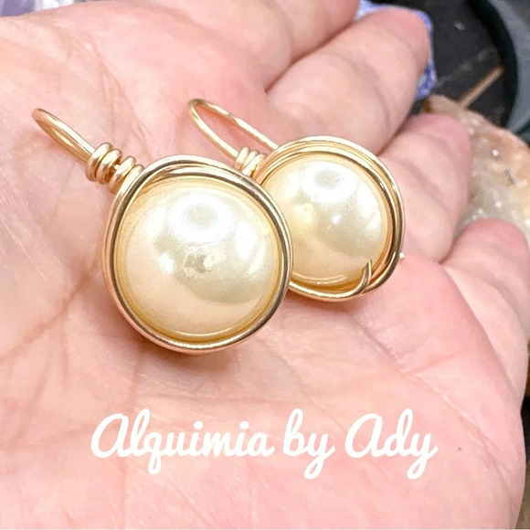 Maximalist gold dangle spheres big statement earrings - Picture 2 of 3